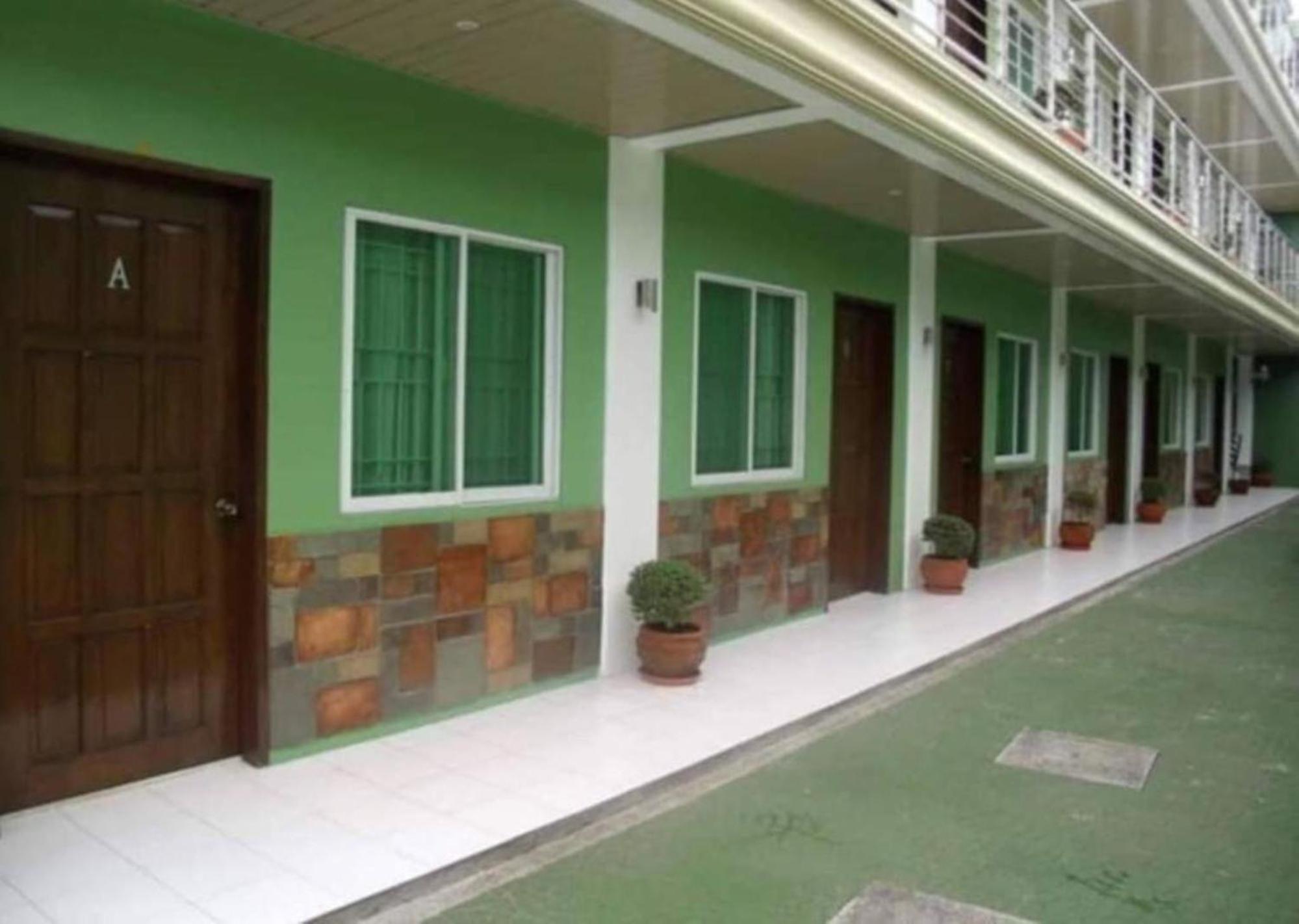 Reddoorz At Sta Cruz Naga City Exterior photo